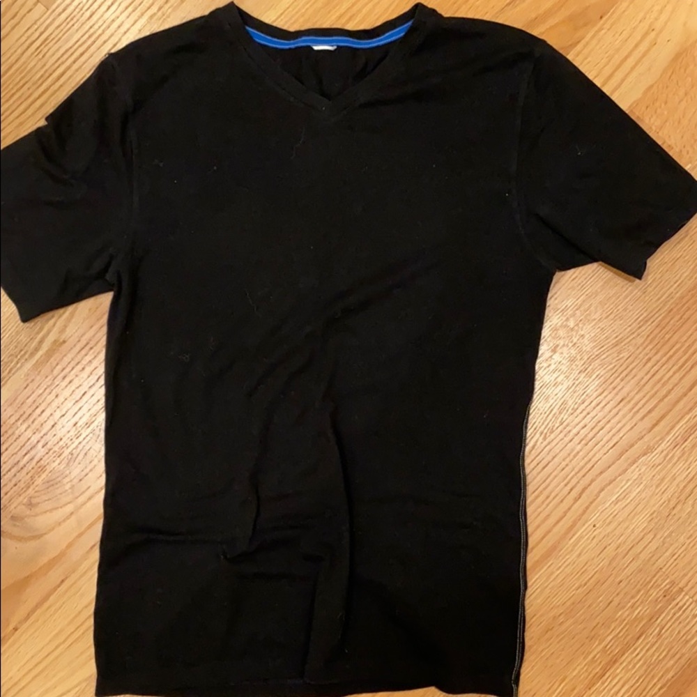 Black v neck tee